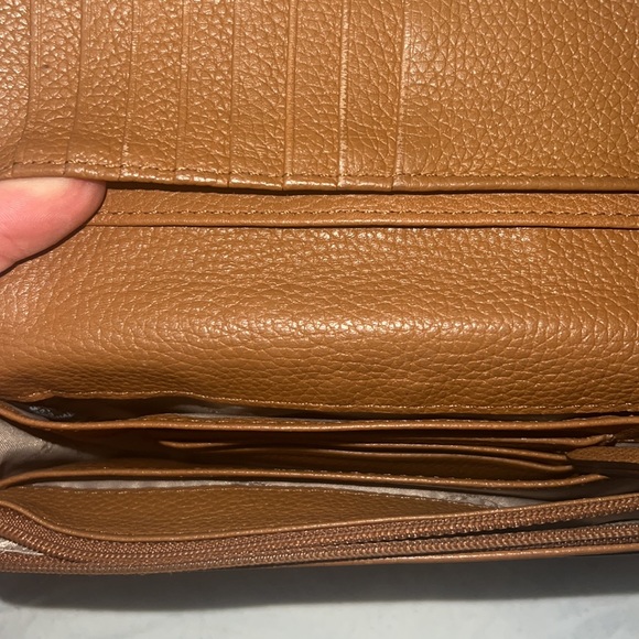 MICHAEL Michael Kors Jet Set Charm Small Phone Crossbody - Picture 4 of 8